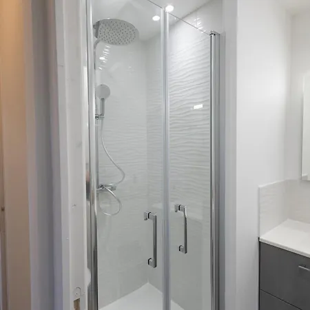 Apartamento Rénové à 200m De La